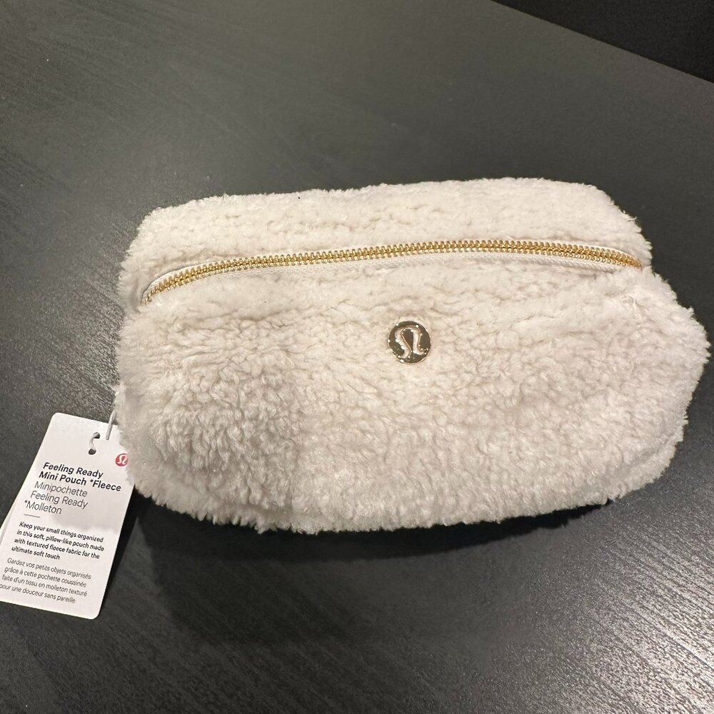 Lululemon mini pouch Fleece